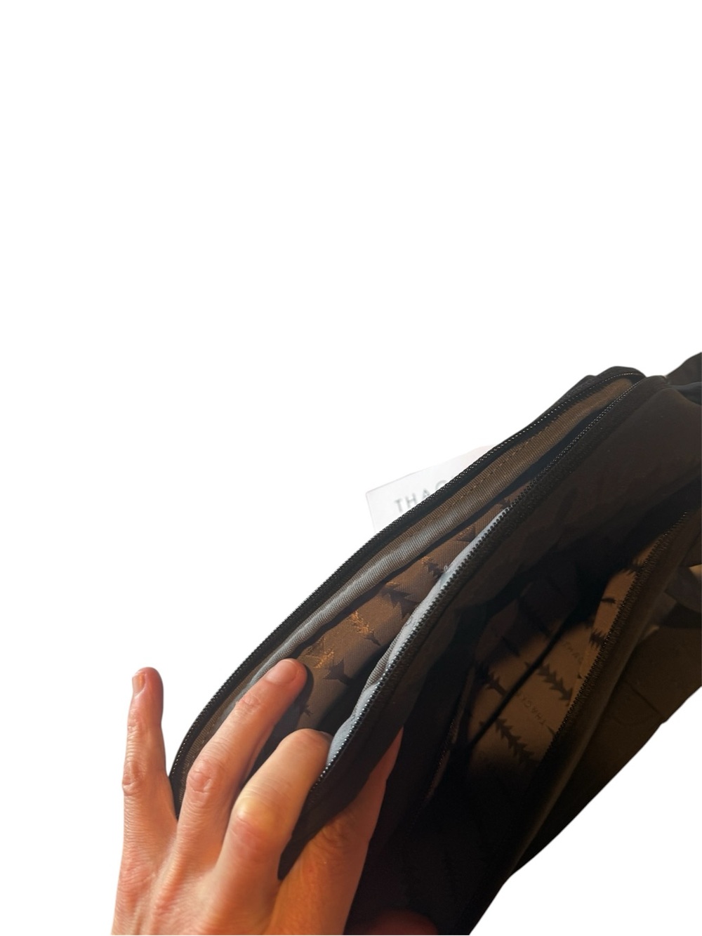 THACKER Cloud Organizer Travel Sling Bag - Black - Picture 8 of 9